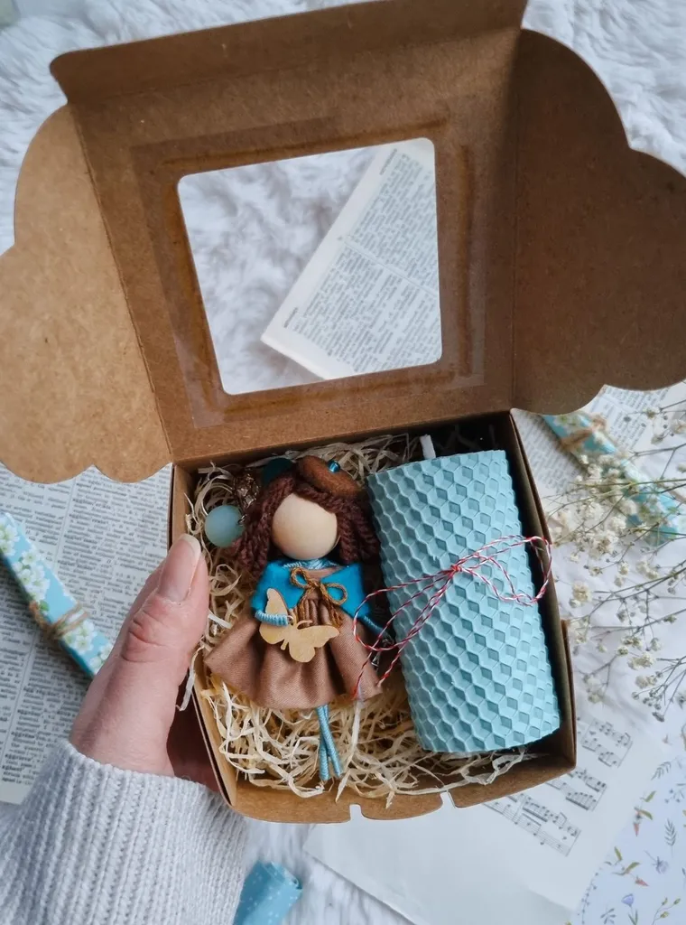 Gift set: doll and beeswax candle in a kraft box