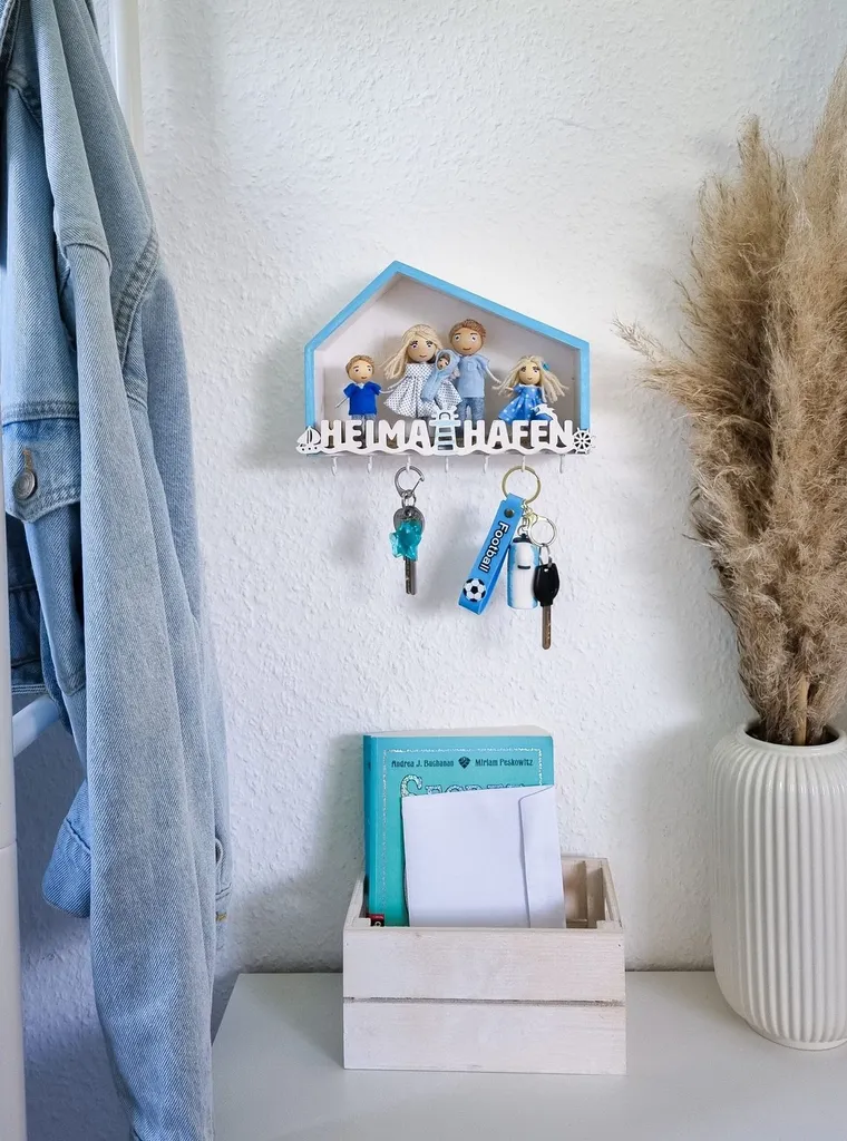 Personalized family key holder